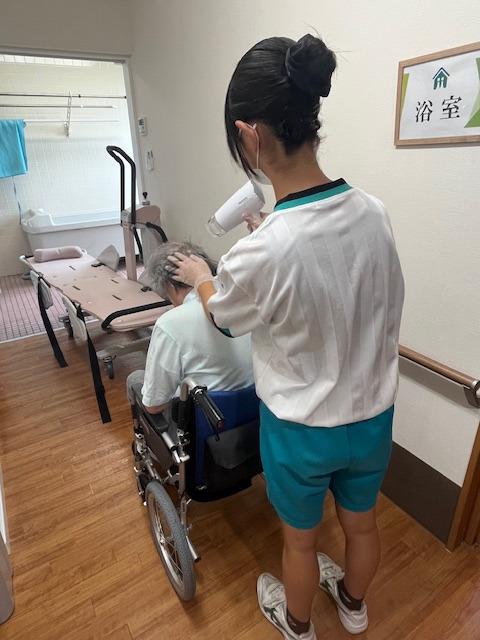 中学生の介護職場体験