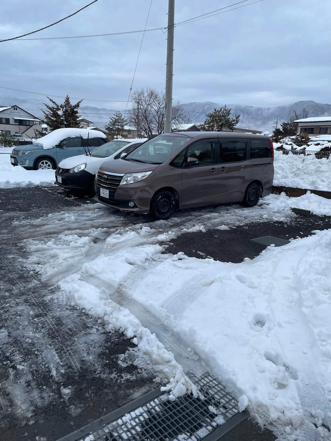富士山の麓の町は銀世界