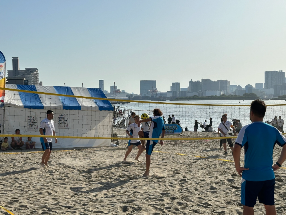 ラモス瑠偉さんのリフティング