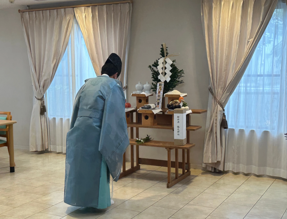 メディホス川崎大師の祈祷式と神主さん